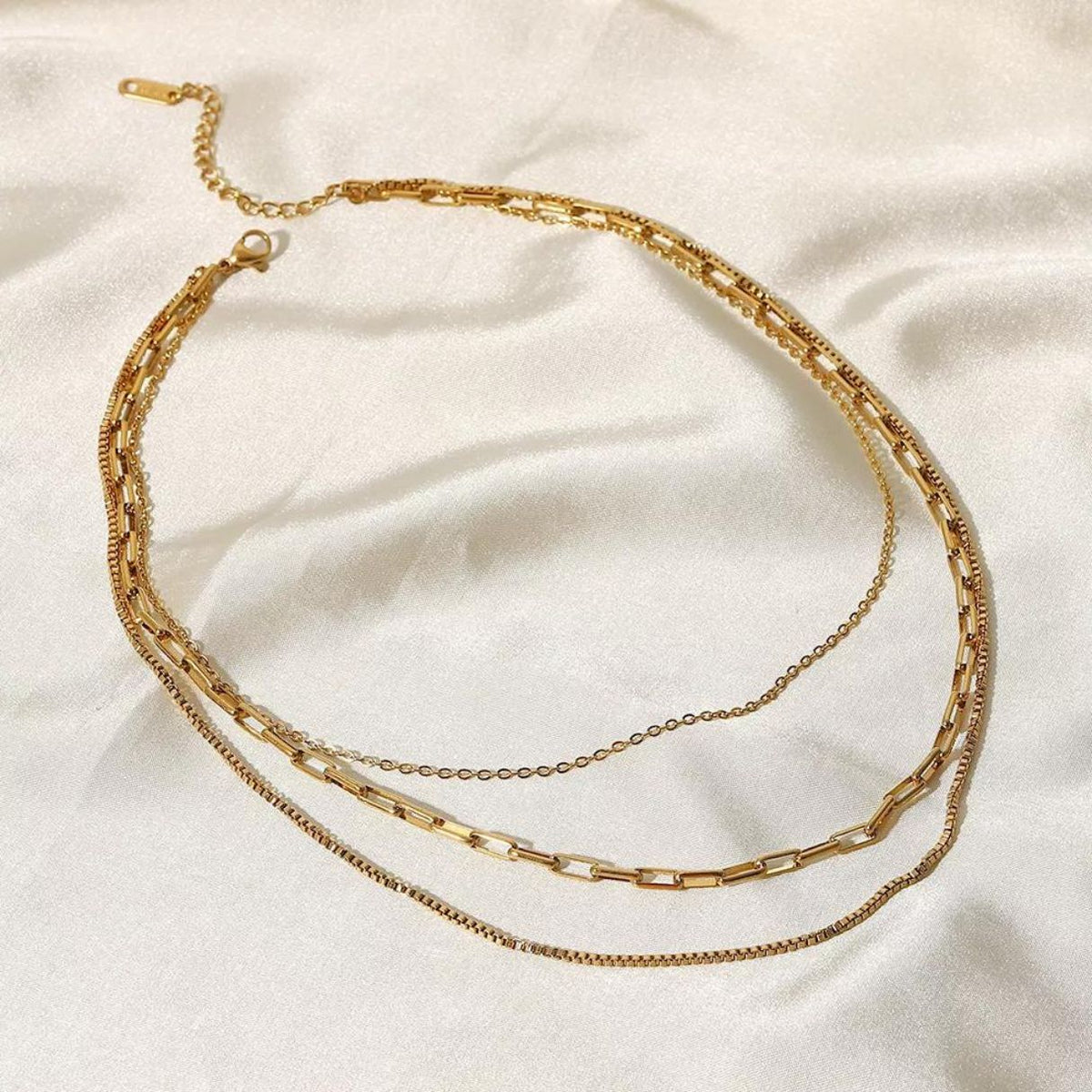 “Saona” Layered Ketting