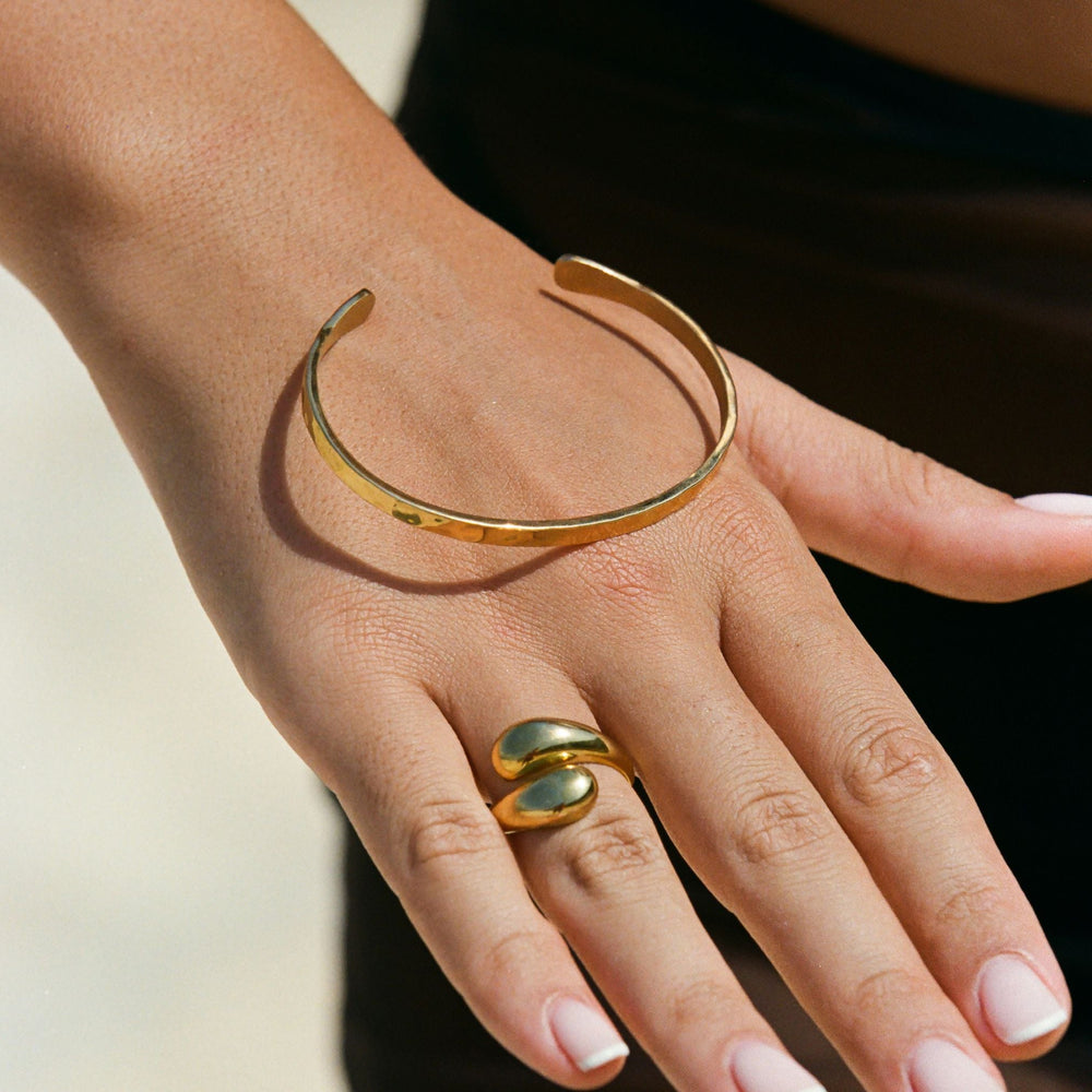 Gehamerde Cuff