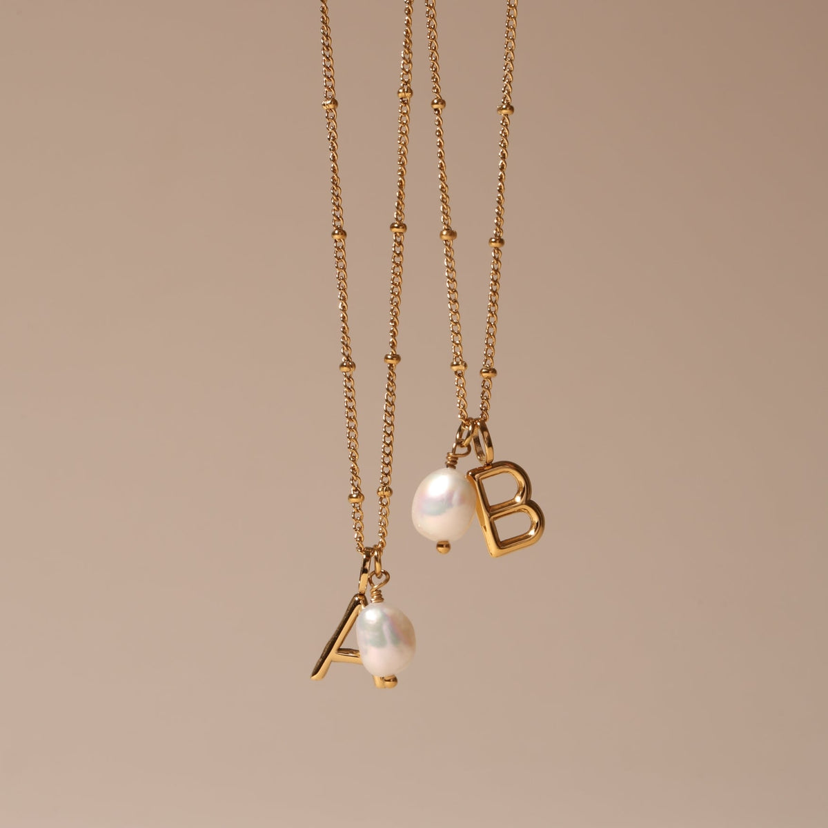 Initiaal & Parel Ketting