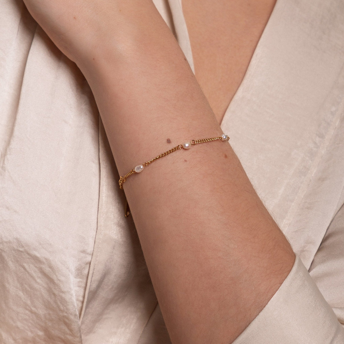“Lovina” Zoetwaterparel Armband