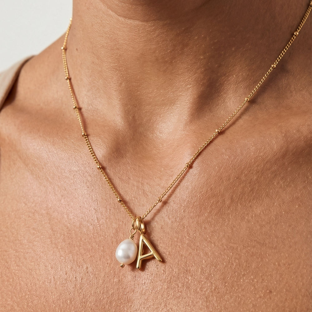 Initiaal & Parel Ketting