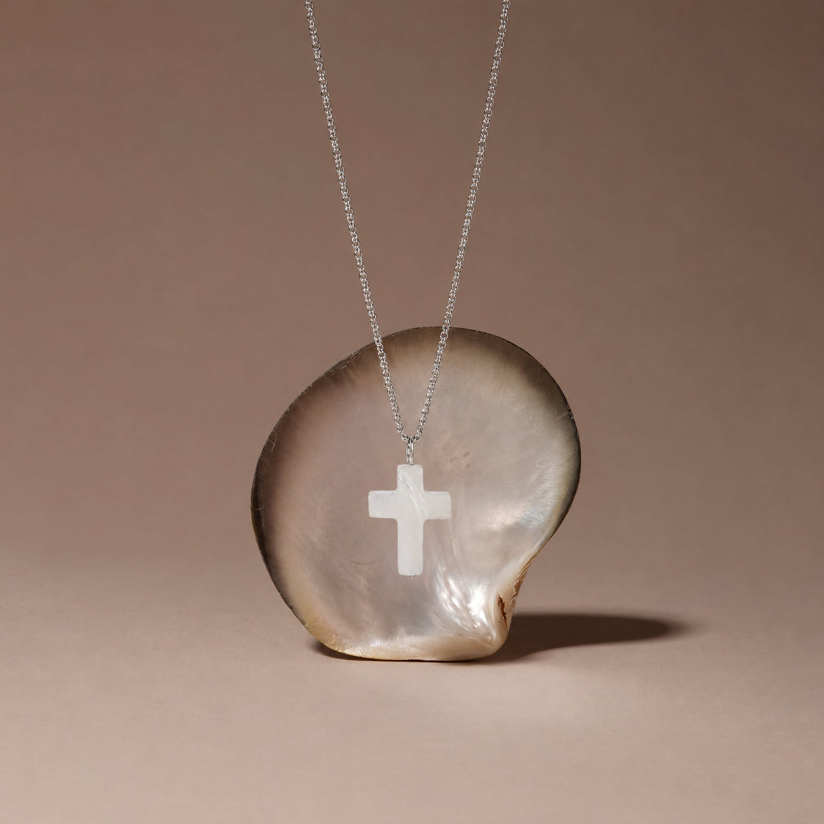 Parelmoeren Kruis Ketting