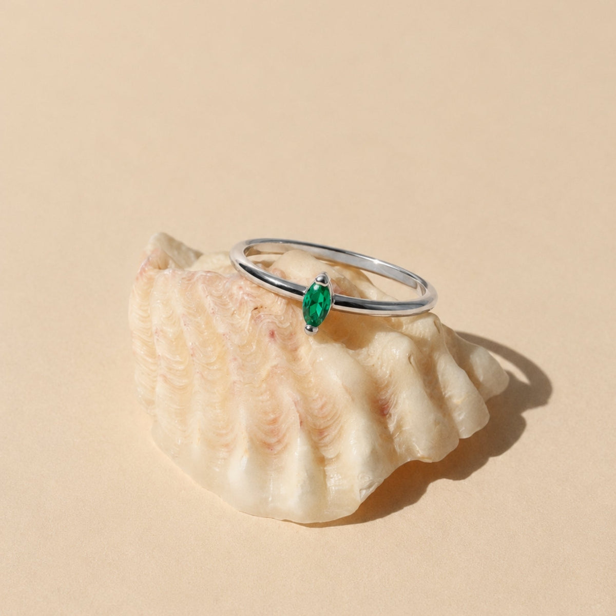 Dainty Smaragd Ring