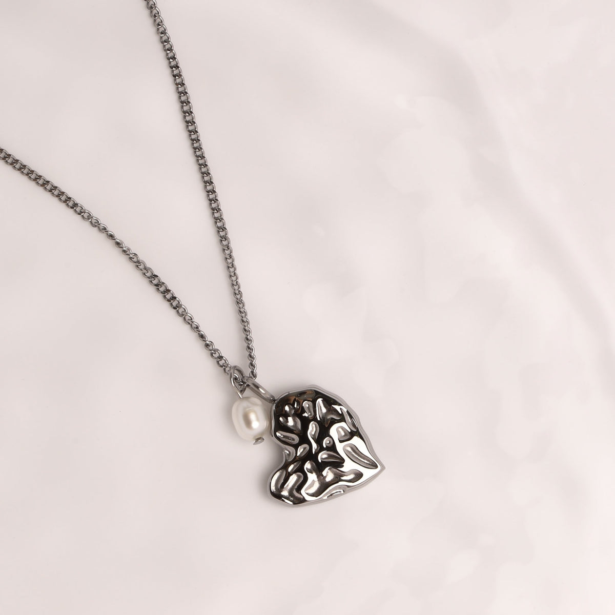 Valentine Ketting