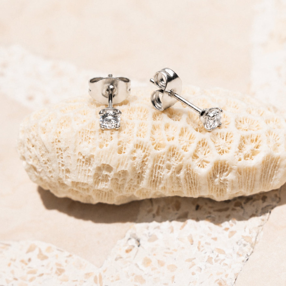 Zirkoon Studs