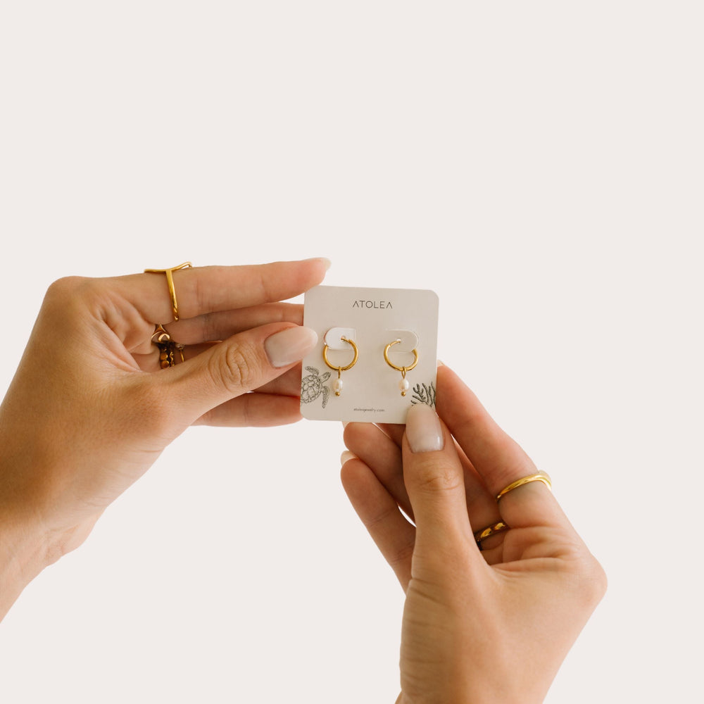 Parel Huggie Hoops