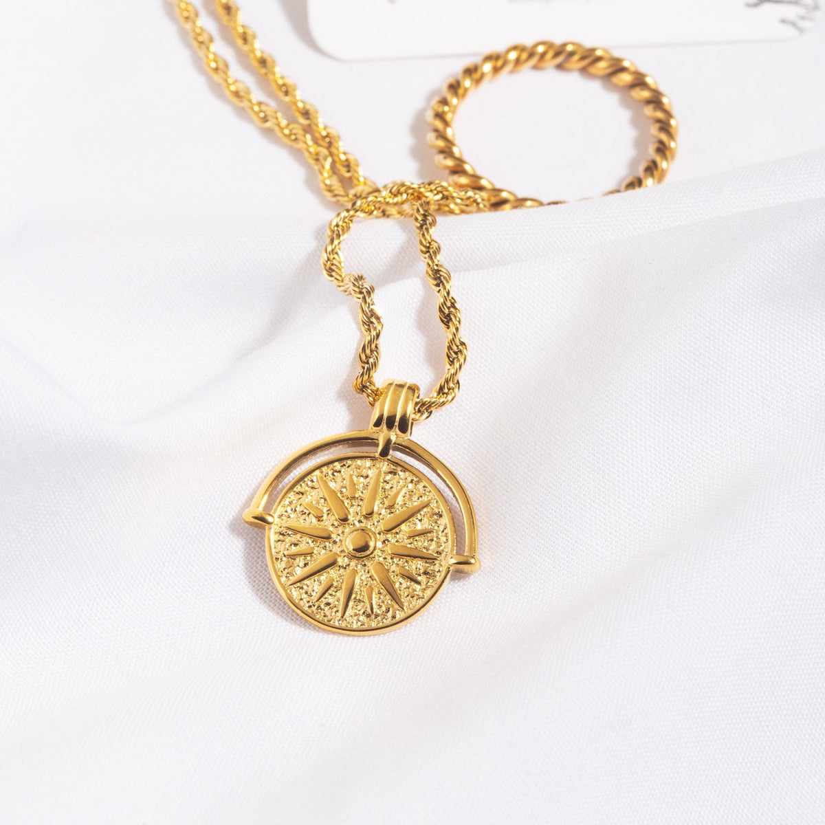 Golden Sun Ketting